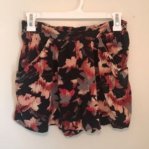 GUC - Urban Outfitters Ecote floral shorts